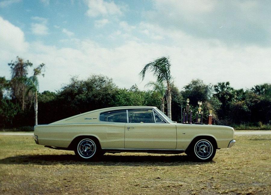  Dodge Charger 1966 года  (фото 2 из 4)